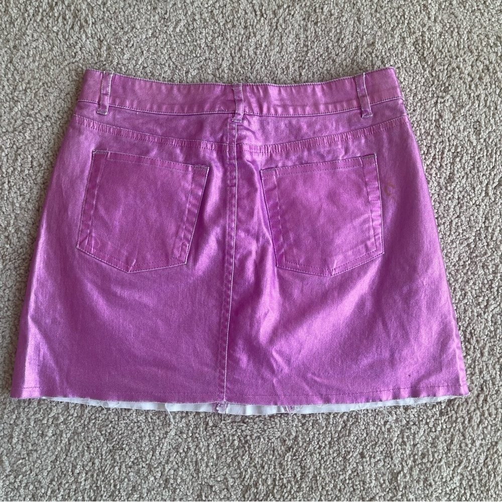 Forever 21 Girls Skirt. Size 11/12. Metallic Pink. Cut off Frey hem.
